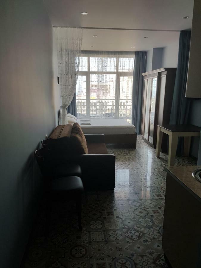 Apartment Lotos Batumi 72 Exterior photo