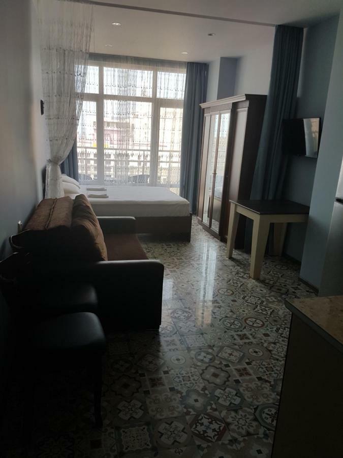 Apartment Lotos Batumi 72 Exterior photo